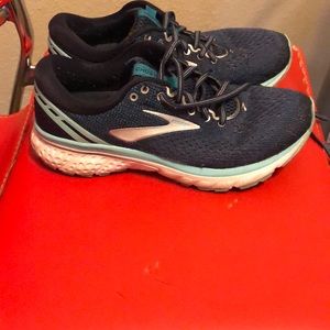 Brooks Ghost 11 size 8 running shoe